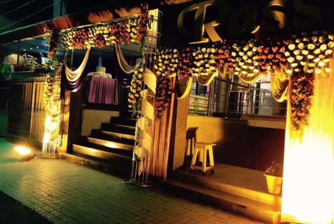 Rass Hotel Kānpur Exterior foto