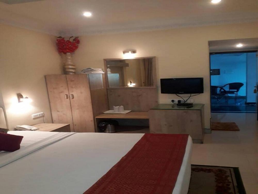 Rass Hotel Kānpur Exterior foto