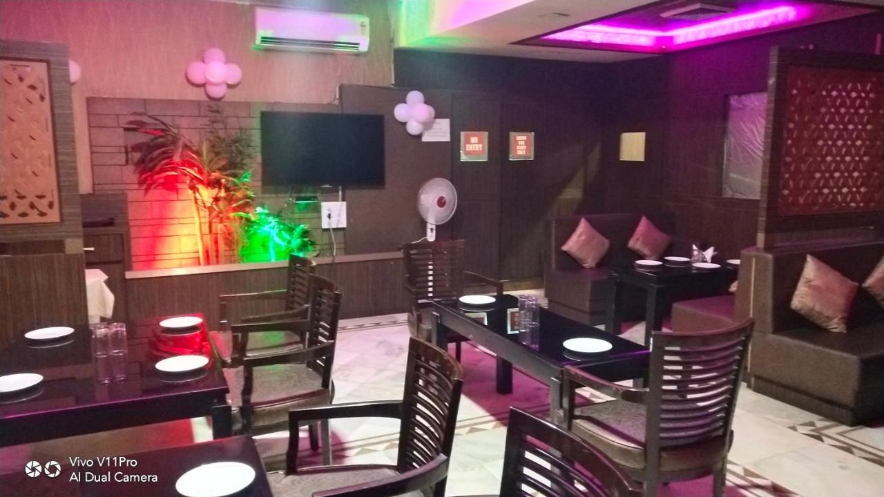 Rass Hotel Kānpur Exterior foto