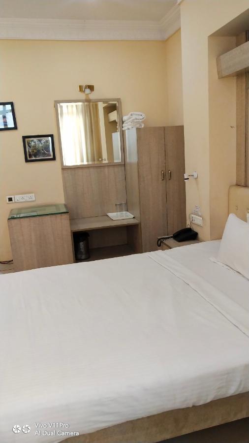 Rass Hotel Kānpur Exterior foto