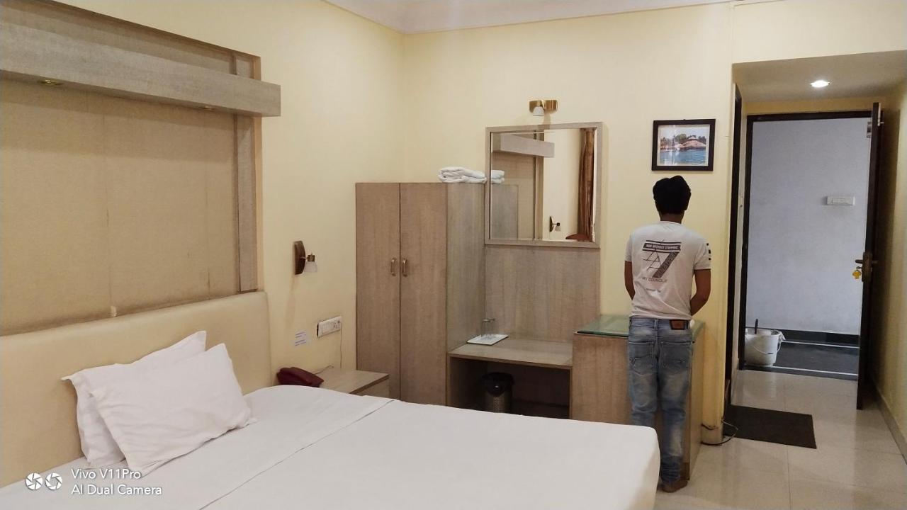 Rass Hotel Kānpur Exterior foto