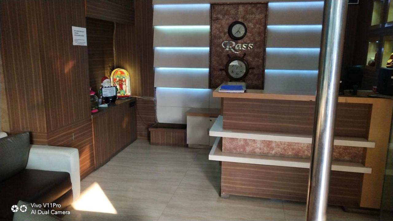 Rass Hotel Kānpur Exterior foto